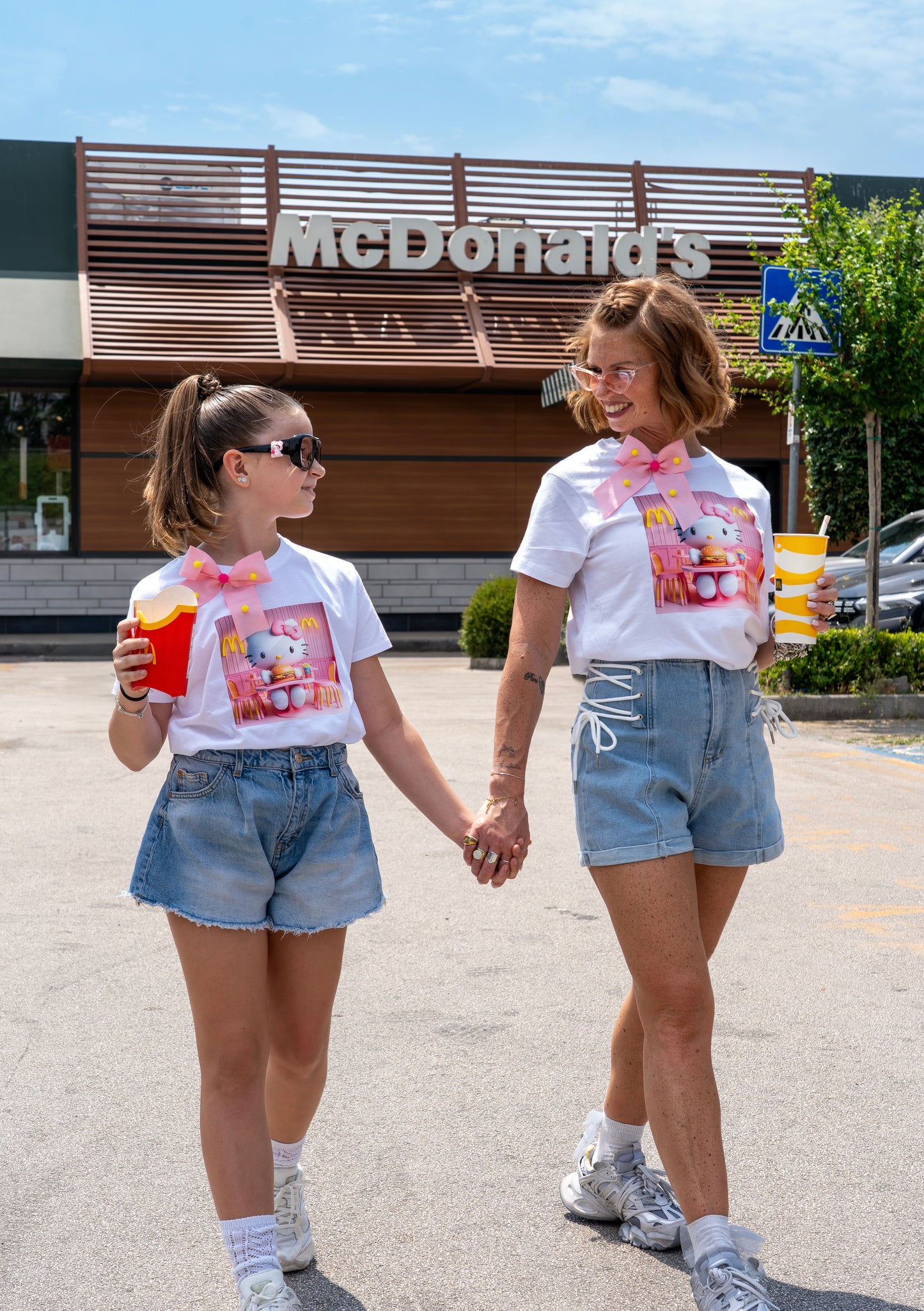T-SHIRT KITTY MC🍟!
