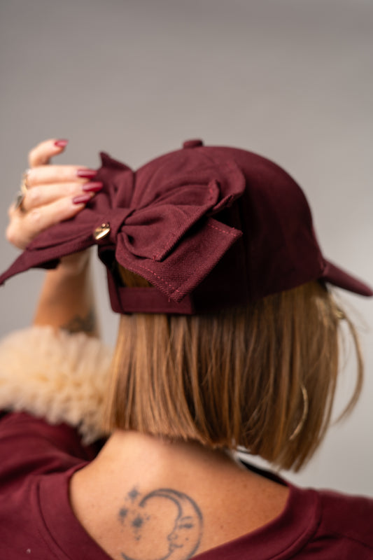 CAPPELLO FIOCCOSO BORDEAUX!