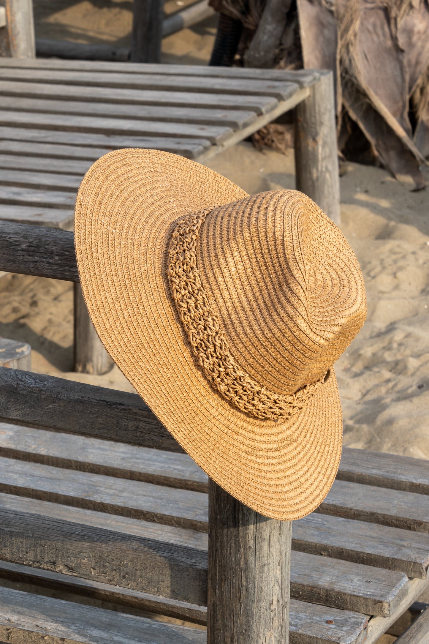 CAPPELLO INTRECCIO