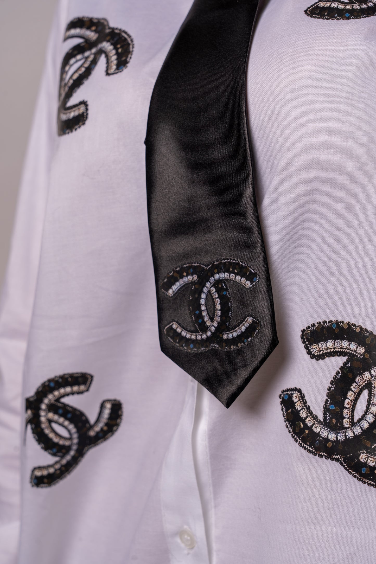 CRAVATTA C🖤NEL LA PIÙ CHIC!