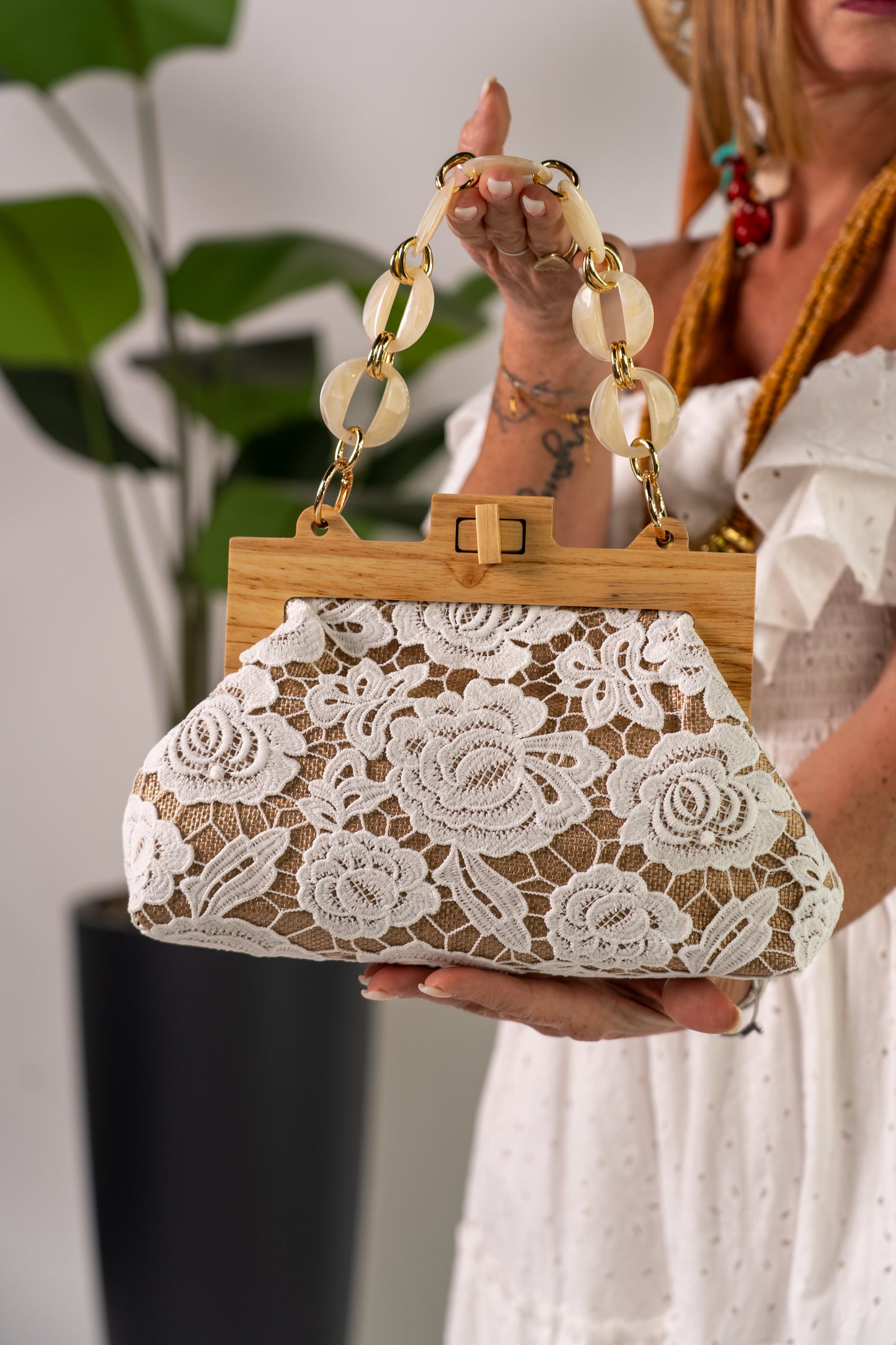 BORSA PAGLIA E PIZZO CHIC!