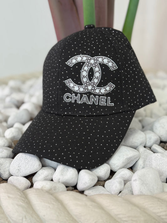 CAPPELLO STRASS CHANEL!