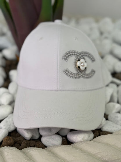 CAPPELLO WHITE STRASS CHANEL!